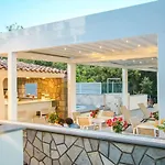 Caruso Villa